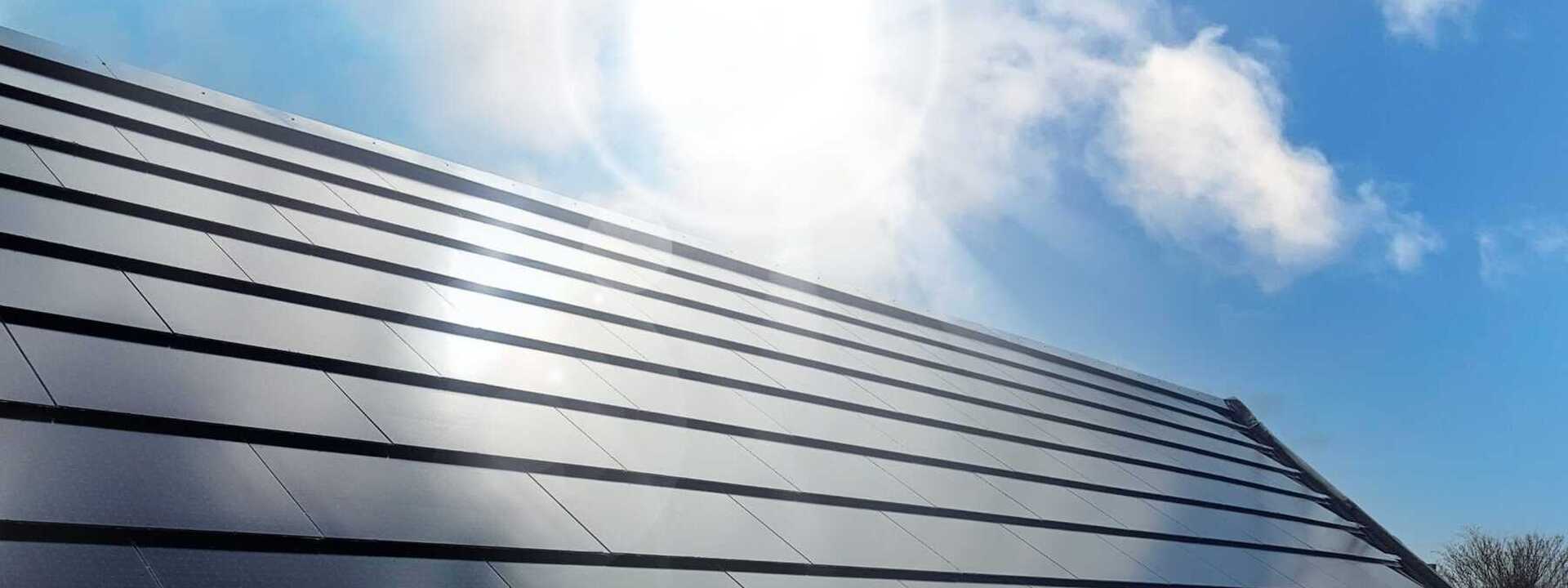 zonnepanelen x-roof wevolt wienerberger